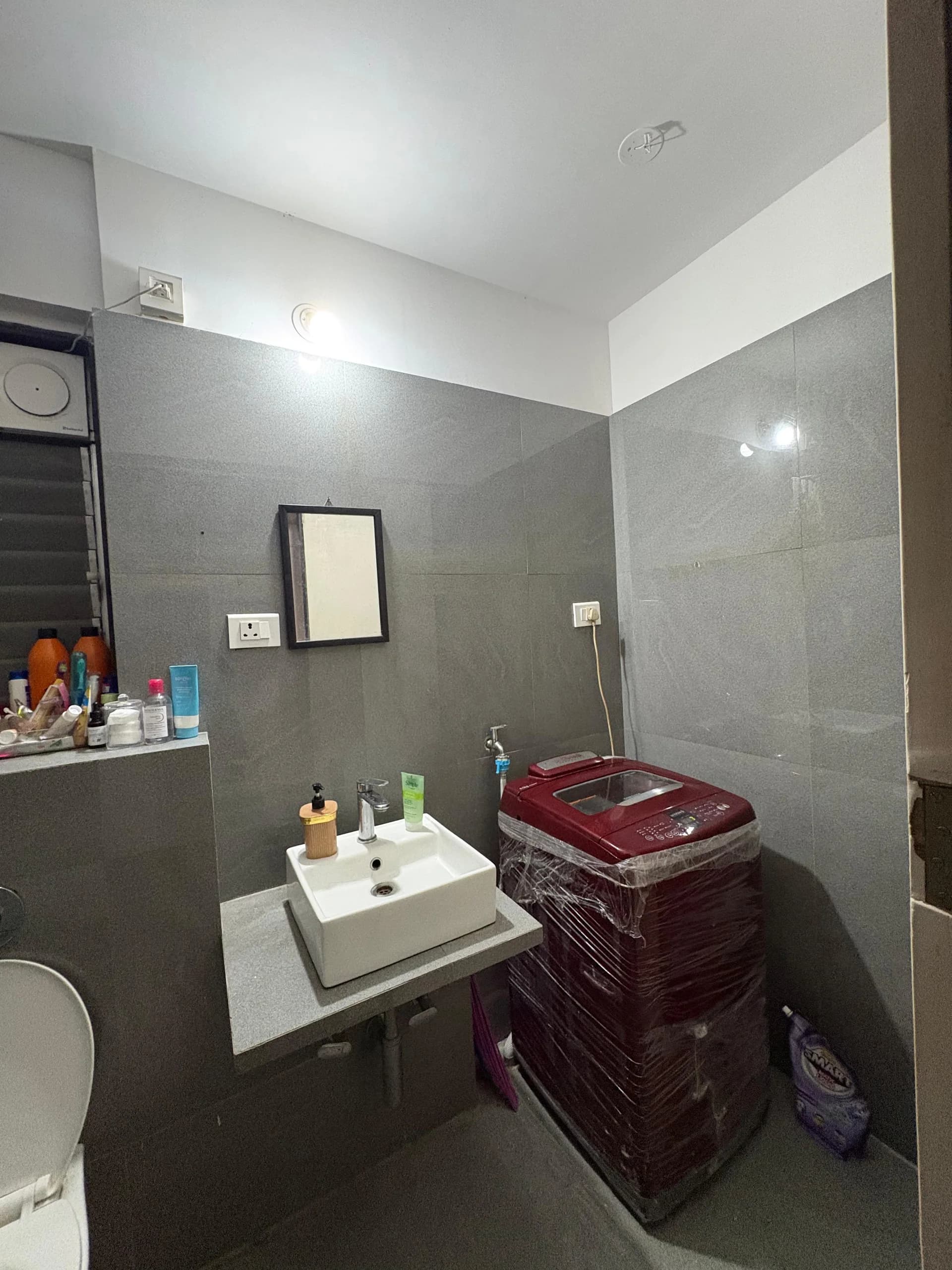 Single room for a male bachelor in a 3BHK